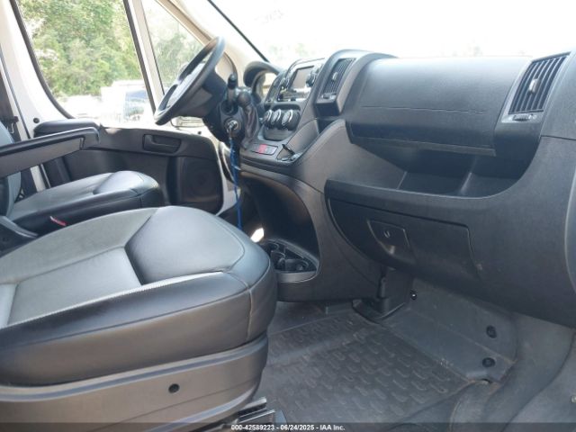 2018 RAM PROMASTER 2500 3C7WRVPG8JE141538 Photo 4