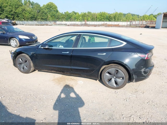 5YJ3E1EA5KF484399 Tesla 2019