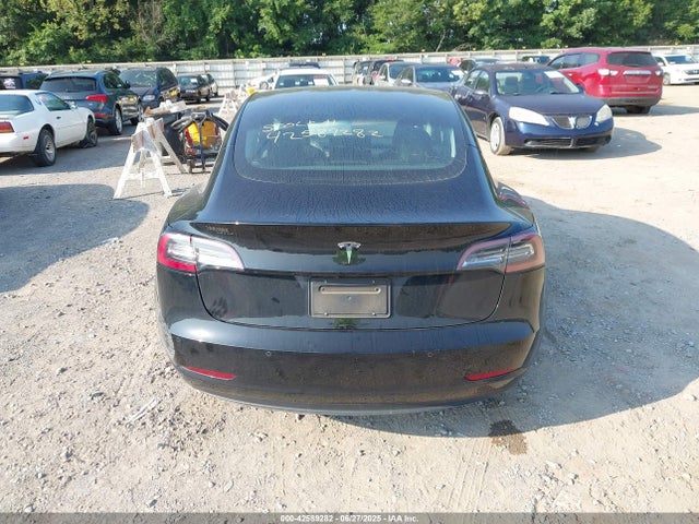 5YJ3E1EA5KF484399 Tesla 2019