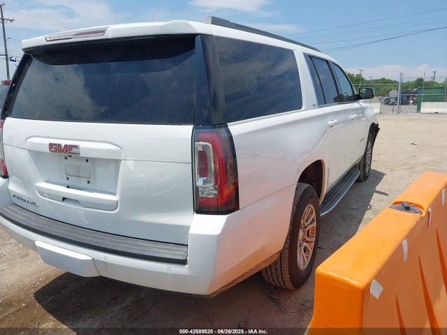 2018 GMC YUKON XL 1GKS2GKC8JR222399 Photo 3
