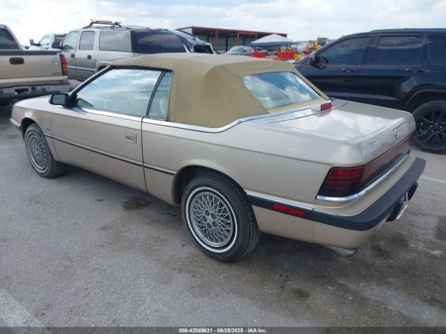 1992 CHRYSLER LEBARON 1C3XU4530NF299897 Photo 2