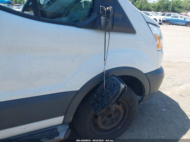 1FTNR1ZM4FKA47102 Ford 2015