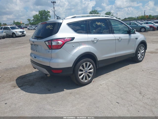 1FMCU9J92JUC67844 Ford Escape
