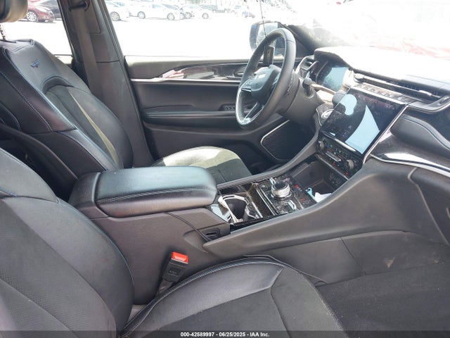 1C4RJYC68N8759961 Jeep Grand Cherokee