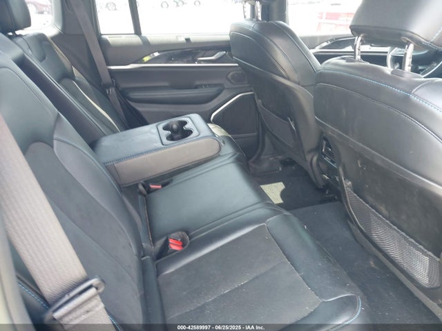 1C4RJYC68N8759961 Jeep Grand Cherokee