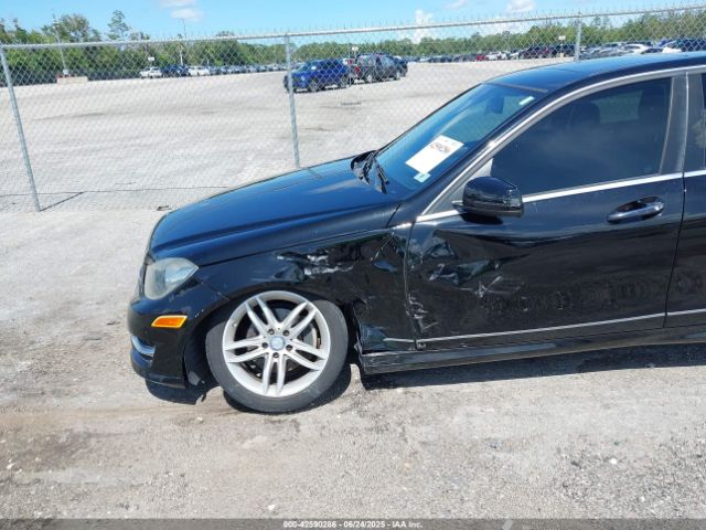 2013 MERCEDES-BENZ C 250 WDDGF4HB2DR273930 Photo 5
