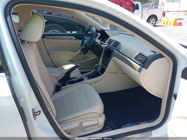 Volkswagen Passat 2016 1VWBT7A3XGC067745 Image 5