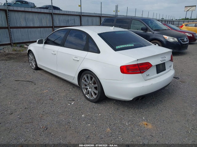 2010 AUDI A4 WAUAFAFL5AN047925 Photo 2