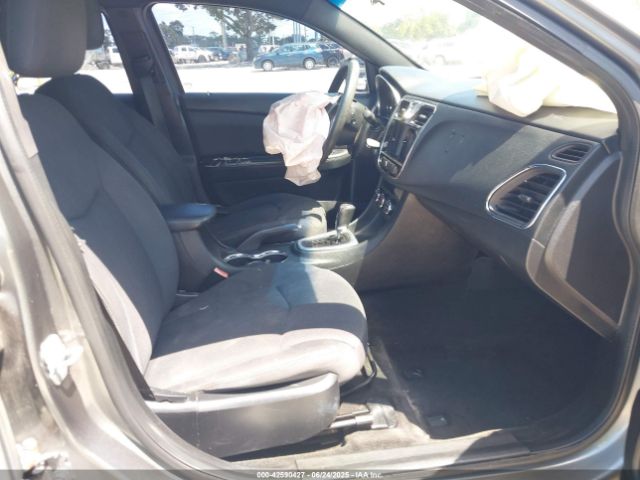 2013 CHRYSLER 200 1C3CCBAB3DN660322 Photo 4