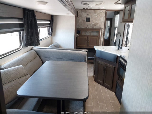 Продажа на аукционе авто 2021 Forest River Cherokee, vin: 4X4TCKE24MX147116, номер лота: 42590777