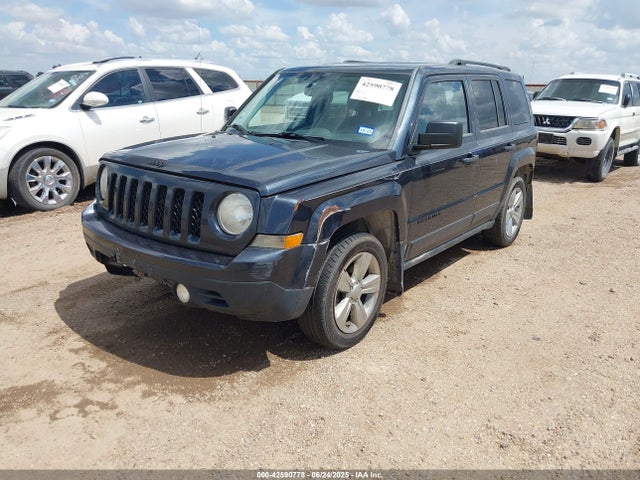 1C4NJPBA0ED758003 Jeep 2014