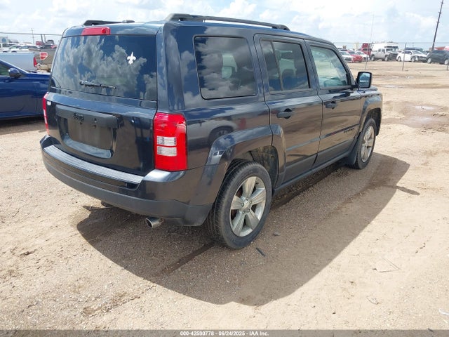 1C4NJPBA0ED758003 Jeep 2014