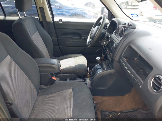 1C4NJPBA0ED758003 Jeep 2014