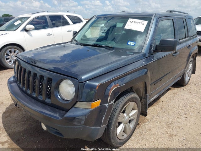 1C4NJPBA0ED758003 Jeep 2014