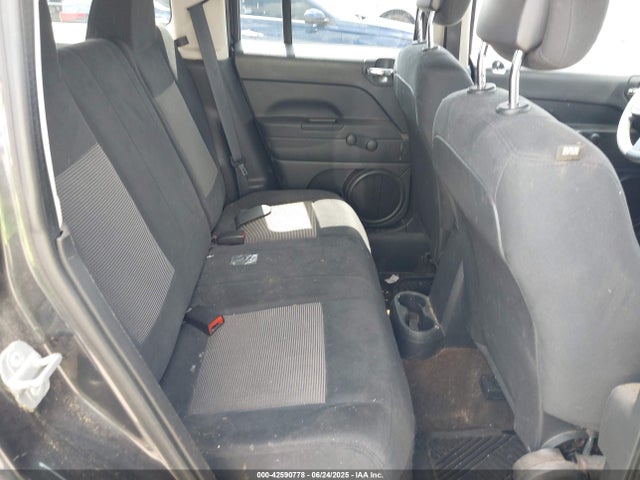 1C4NJPBA0ED758003 Jeep 2014