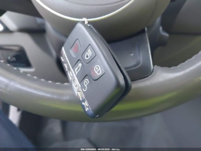 2017 JAGUAR XE SAJAD4BGXHA947189 Photo 10