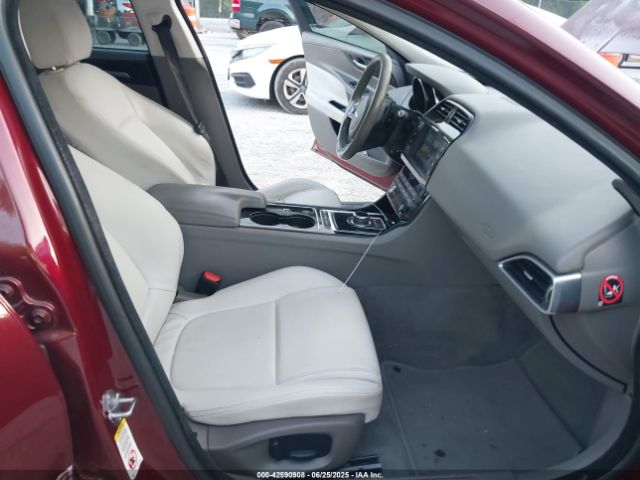 2017 JAGUAR XE SAJAD4BGXHA947189 Photo 4