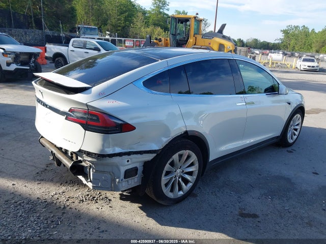 Tesla 2020 2020 5YJXCBE27LF242169 Image 4