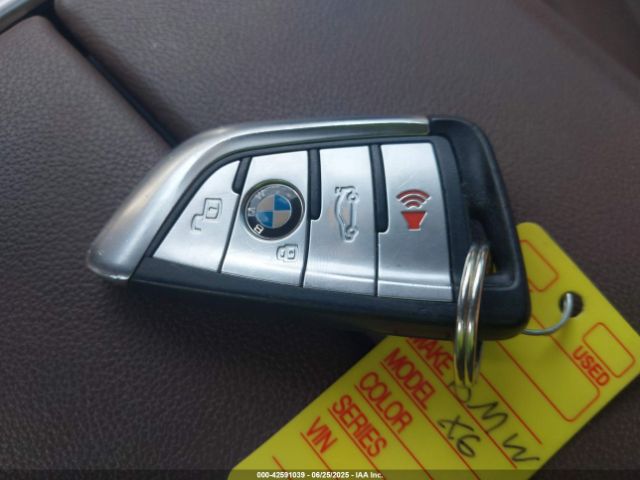 2021 BMW X6 5UXCY6C04M9G74224 Photo 10