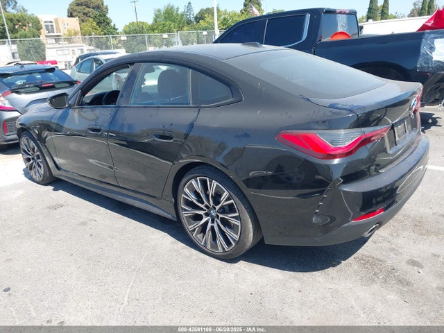 BMW 430I 2022 WBA63AV09NFM00947 Image 3