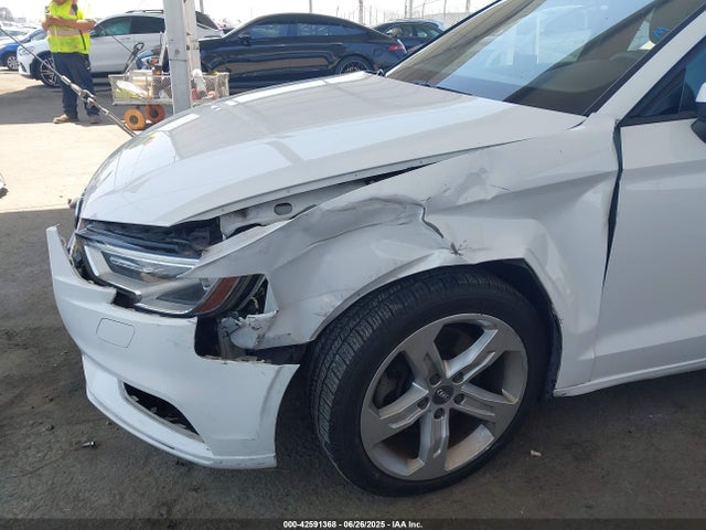 2017 AUDI A3 WAUAUGFF9H1029822 Photo 5