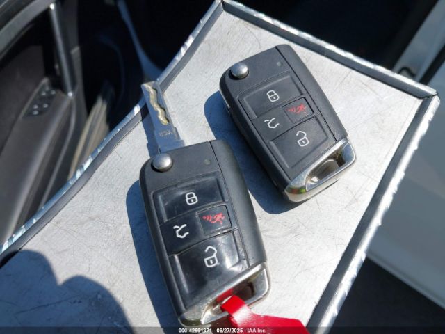 3VWCA7AU5FM509797 Volkswagen 2015