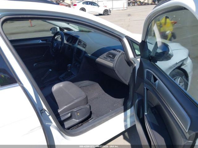 3VWCA7AU5FM509797 Volkswagen 2015