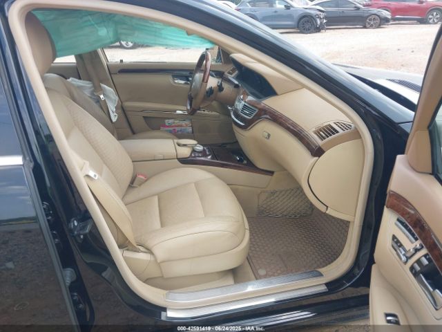 2011 MERCEDES-BENZ S 550 WDDNG7BB6BA400575 Photo 4