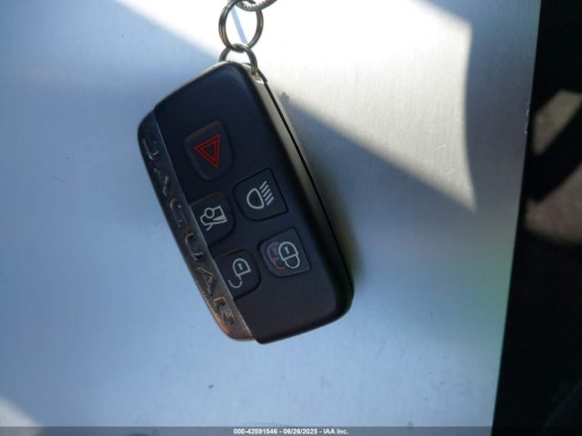 2017 JAGUAR XE SAJAE4BG1HA957610 Photo 10