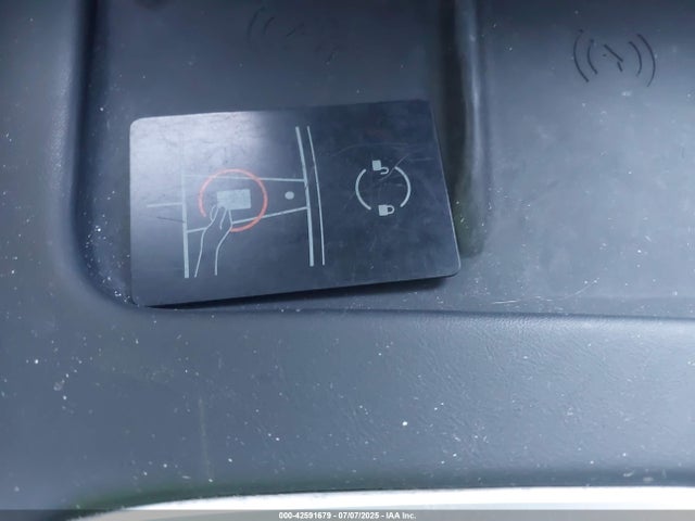 2023 TESLA MODEL 3 5YJ3E1EA2PF565710 Photo 10