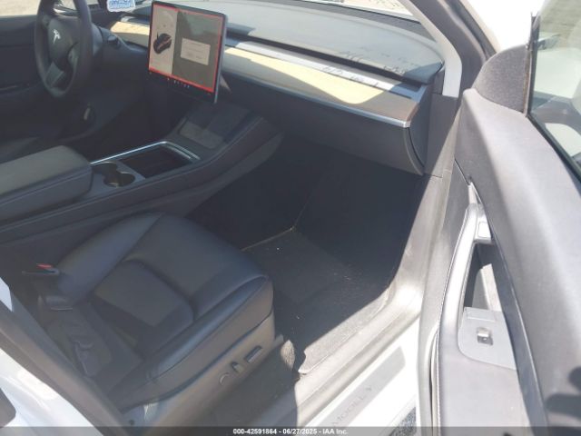 2021 TESLA MODEL Y 5YJYGDED3MF173455 Photo 4