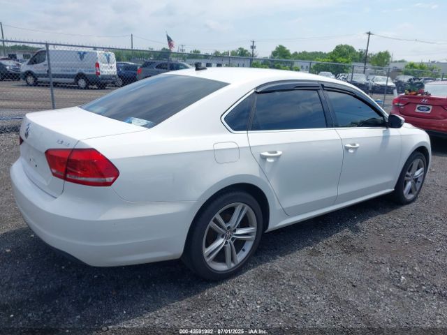2014 VOLKSWAGEN PASSAT 1VWBT7A38EC110850 Photo 3