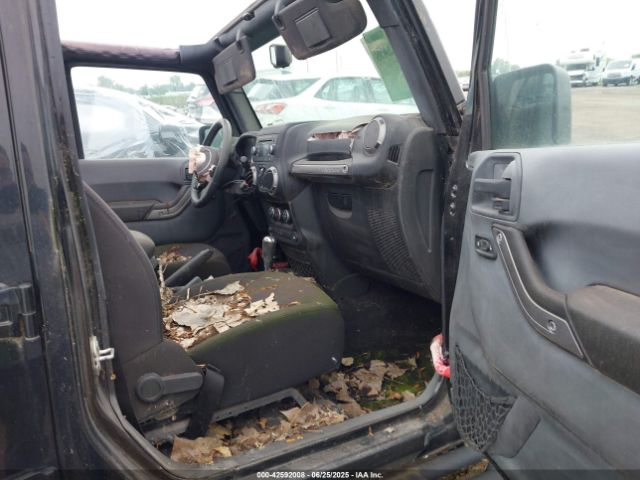 2015 JEEP WRANGLER UNLIMITED 1C4BJWDG2FL652562 Photo 4