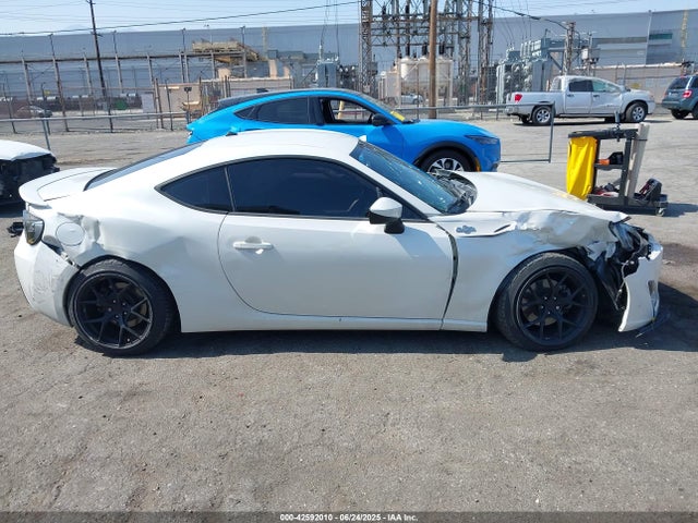 Scion 2014 2014 JF1ZNAA11E8702655 Image 13