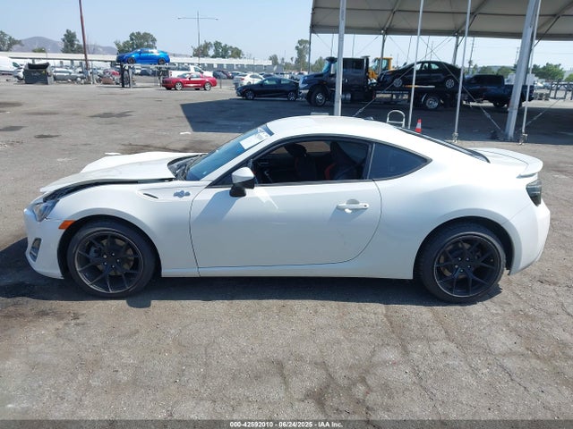 Scion 2014 2014 JF1ZNAA11E8702655 Image 14