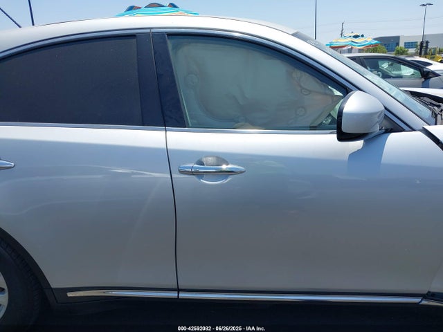 JN8CS1MU5HM141486 Infiniti 2017
