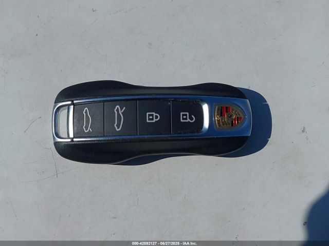 2025 PORSCHE TAYCAN WP0AA2Y18SSA10392 Photo 10