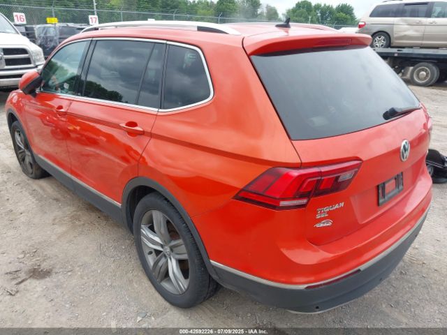 2018 VOLKSWAGEN TIGUAN 3VV4B7AX5JM002424 Photo 2