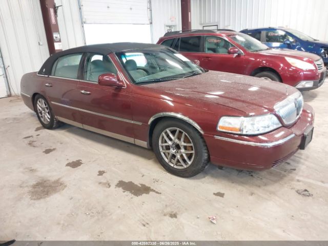 2004 LINCOLN TOWN CAR 1LNHM81W34Y680083