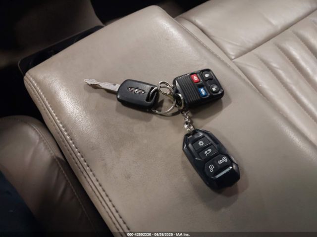 2004 LINCOLN TOWN CAR 1LNHM81W34Y680083 Photo 10