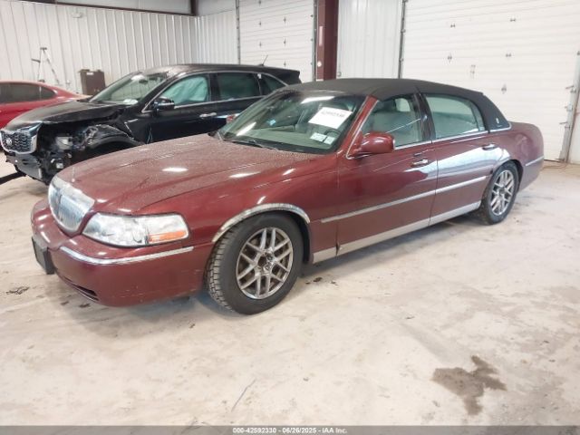 2004 LINCOLN TOWN CAR 1LNHM81W34Y680083 Photo 1
