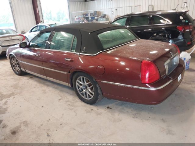 2004 LINCOLN TOWN CAR 1LNHM81W34Y680083 Photo 2