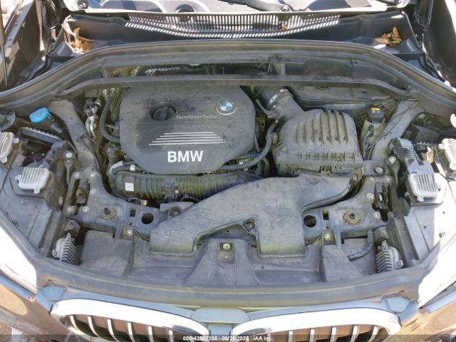 2016 BMW X1 WBXHT3C31G5E47828 Photo 9
