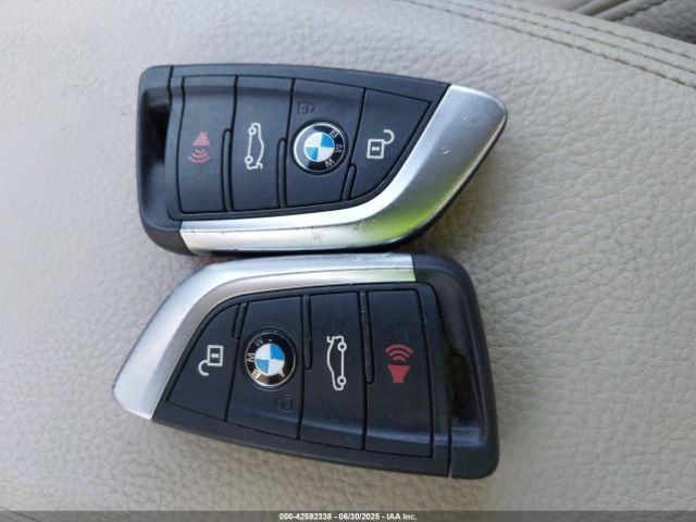 2016 BMW X1 WBXHT3C31G5E47828 Photo 10