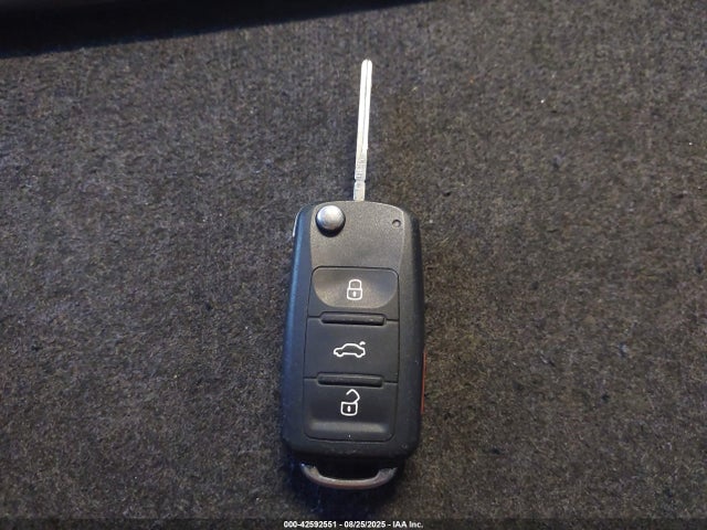 3VWD17AJ3FM330782 Volkswagen 1.8t