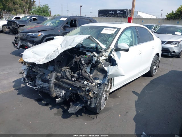 3VWD17AJ3FM330782 Volkswagen 1.8t