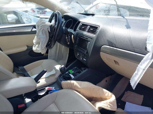 3VWD17AJ3FM330782 Volkswagen 1.8t