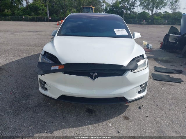 Tesla 2017 2017 5YJXCAE29HF077467 Image 13