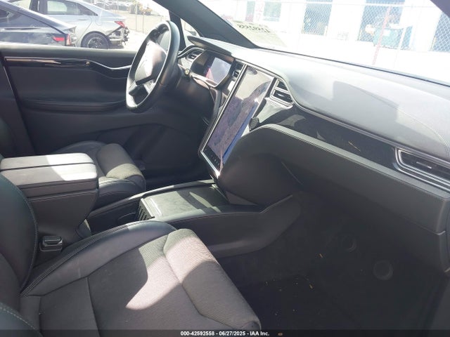 2017 TESLA MODEL X 5YJXCAE29HF077467 Photo 4
