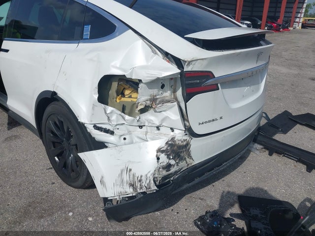 2017 TESLA MODEL X 5YJXCAE29HF077467 Photo 5